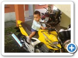 alex Junior, na moto do meu pai Alex